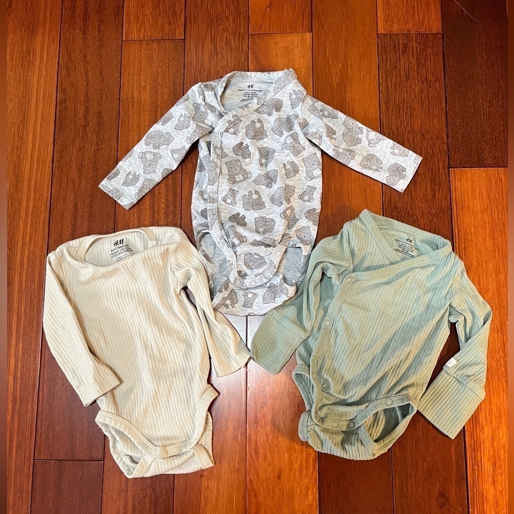 H&M bundle of baby boys 0-4 months long sleeve tops